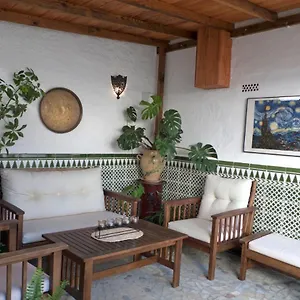 la-casa-de-los-pintores-junto-al-centro-de-granada.es-andalucia.com/
